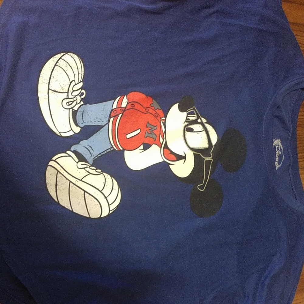 Tshirt - Picture 2 of 2